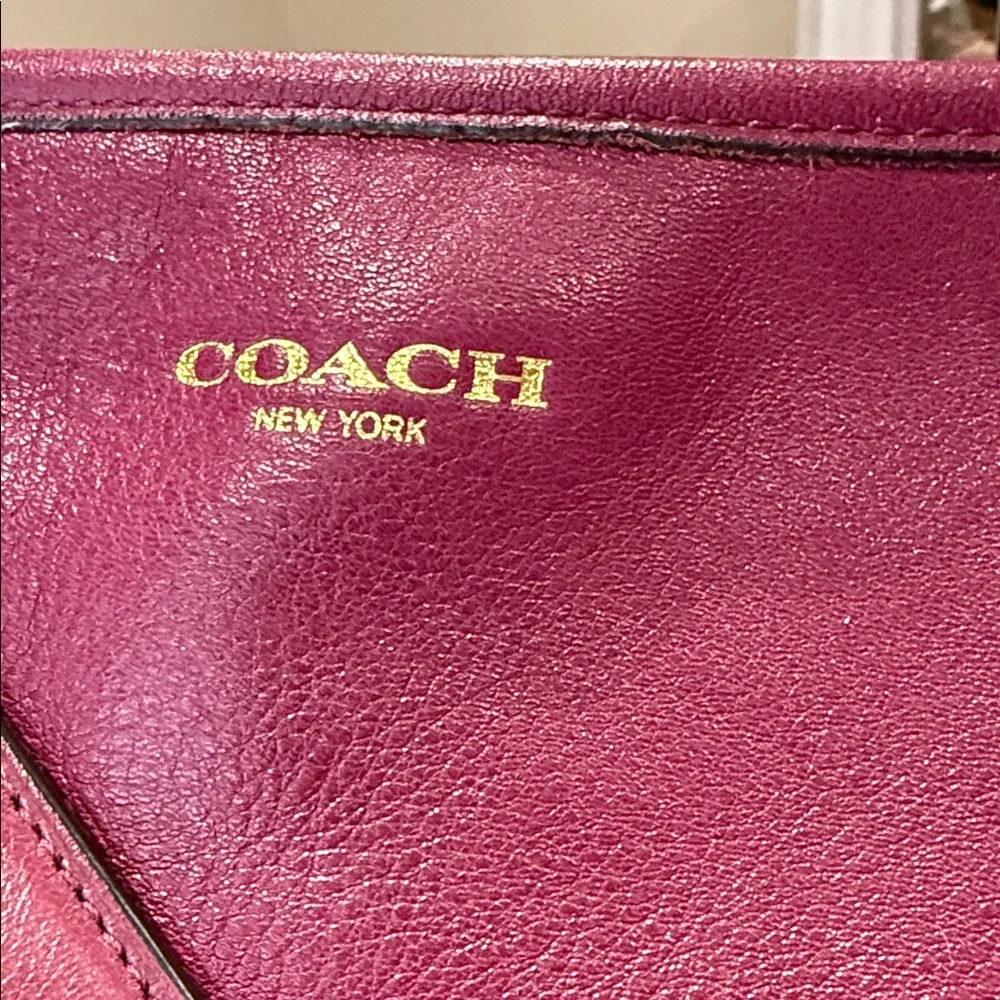 Vintage Coach Fuchsia Leather Shoulder Bucket Bag- EUC